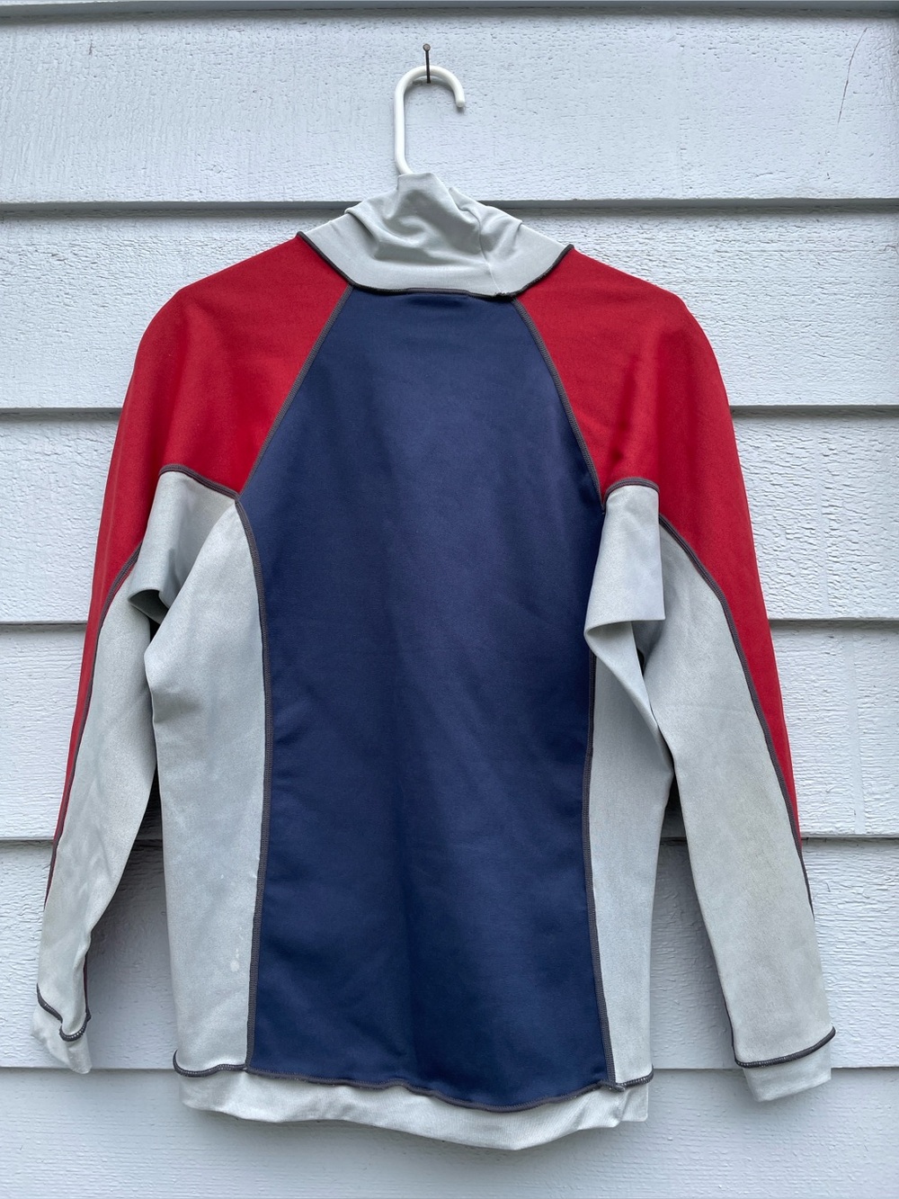 Gul International Titanium 2 Rash Guard, Size XL, Gray/Navy/Red - Picture 4 of 8